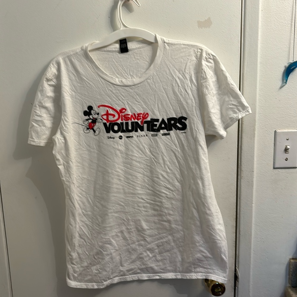 Disney Cast member Voluntears White Shirt - ABC, Marvel, Pixar - LARGE